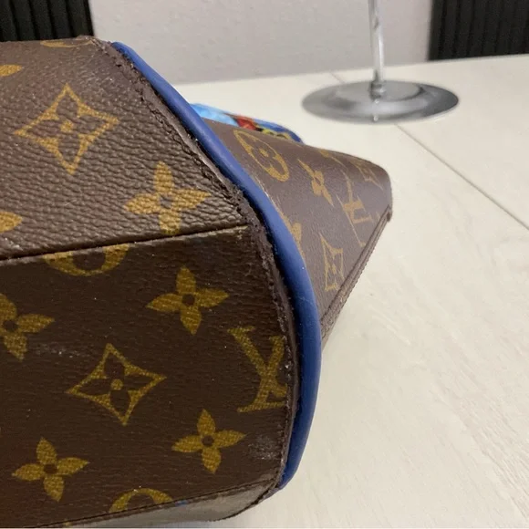 Louis Vuitton Bags - Picture 9 of 15